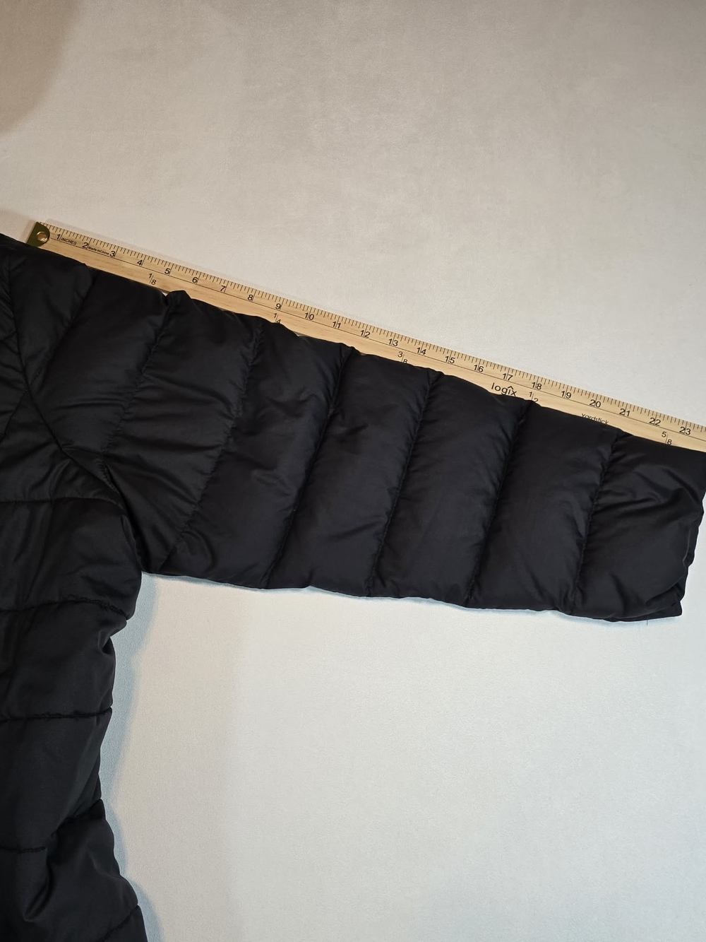 The North Face Women’s Black Hooded Puffer Jacket - Picture 6 of 8